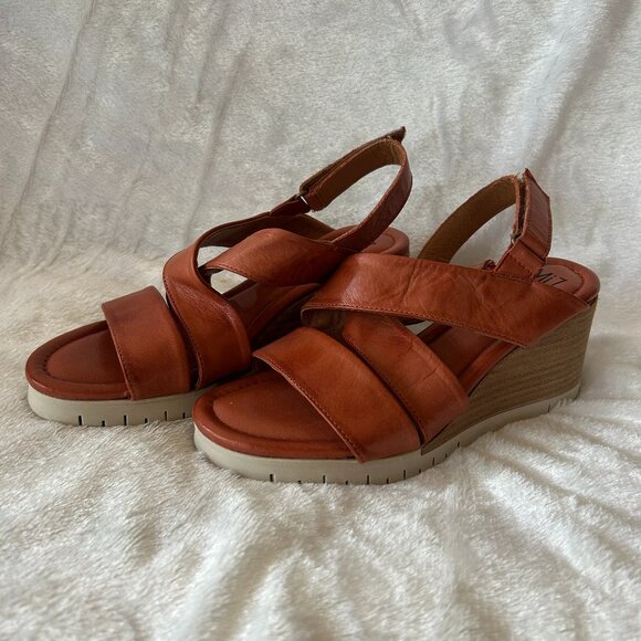 Miz Mooz Morgana Wedge Sandals Womens Size 38 Brandy Leather Strappy - Picture 1 of 6